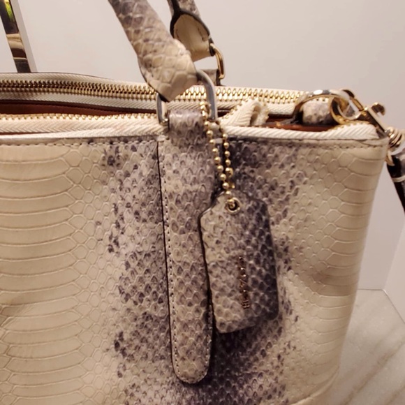 RARE $1,600 Coach Borough Bag in Exotic Embossed Python & Glovetanned Leather - Picture 2 of 15
